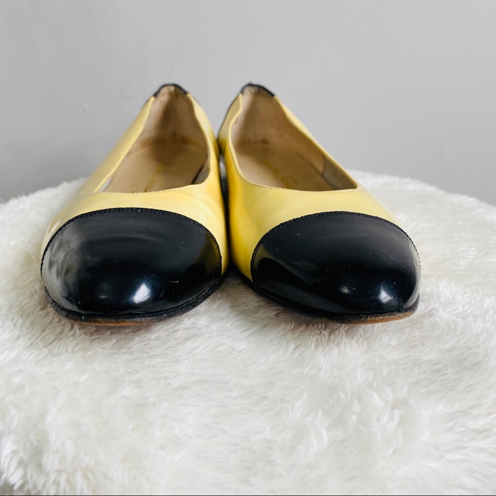 Salvatore Ferragamo cap toes flats - Picture 5 of 8
